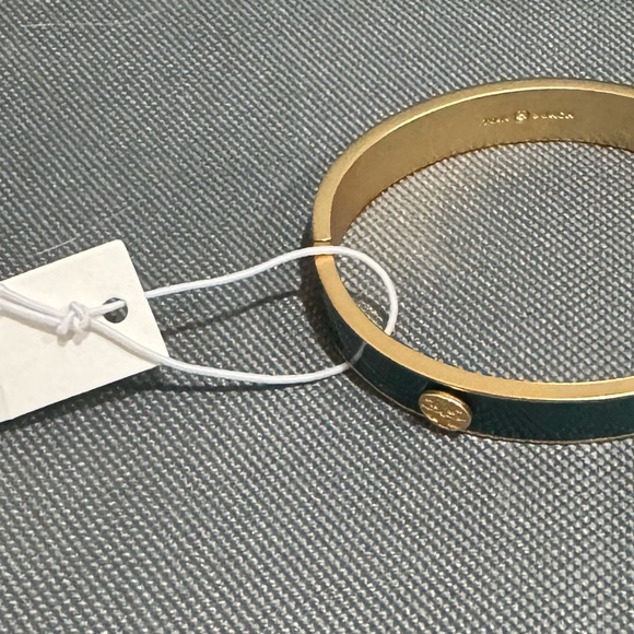 NWT Tory Burch Gold and Green Ceramic Logo Bracelet - Picture 3 of 4